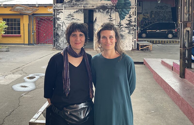 »Ich wusste: Jetzt kommt erstmal ein gesellschaftlicher Ausschluss auf mich zu.« | Jessica Hölzl und Kübra Çığ haben für das Wochenende Aktionstage rund um das Thema Mutterschaft organisiert.