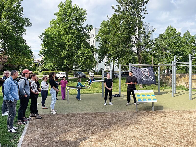 Andrang! | In Mockau gibt es einen neuen Outdoorsportplatz und einen sozialen Treffpunkt