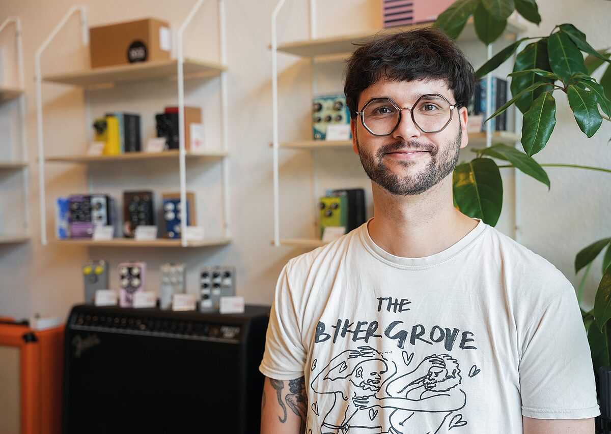   »Die Leute hören nicht, wie sie kichern« | Nils Loesche über elektrische Küchenmesser und seine neue Musikinstrumente-Boutique  