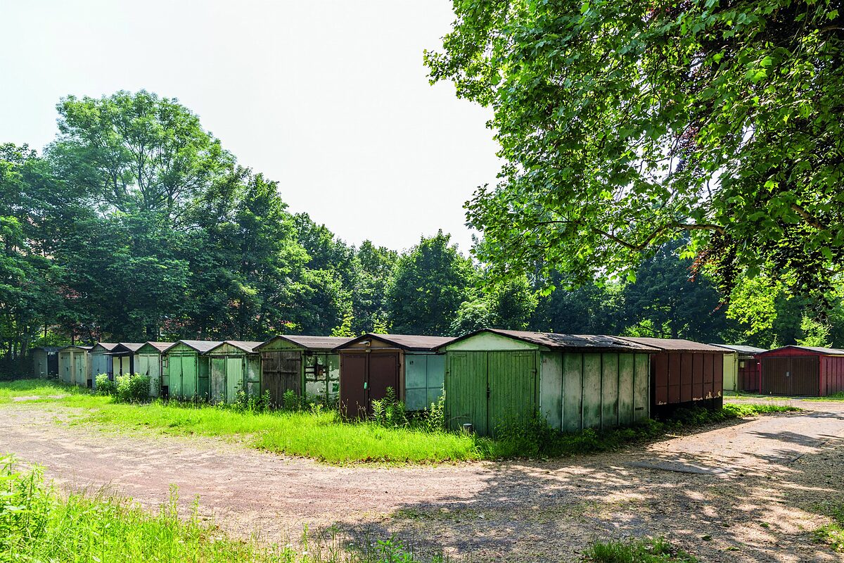   Garagen-Komplexe | Zwischen Ostalgie und Abriss in die Zukunft  