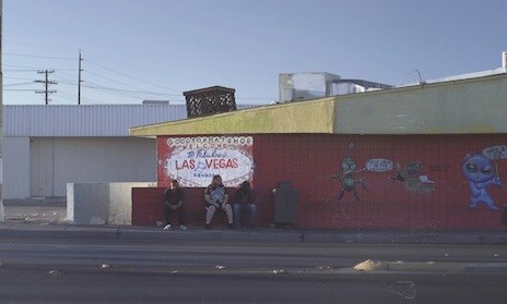   Tagestipps für Freitag, 1.11. | »In Samartien« (Internationaler Wettbewerb Dokumentarfilm): »Jede Ansicht vom Meer ist eine Weltansicht«, sagte Koepp beim DOK Talk am Mittwoch über seine filmische Herangehensweise an das Wasser, das auch in »In Samartien« eine bedeutende Rolle spielt. In seinem Film lässt Koepp den Zuschauer teilh...  