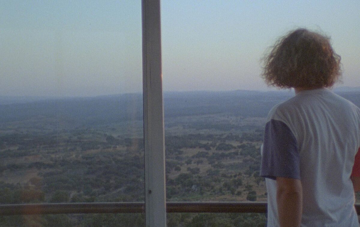   Ausguck | »Extended Presences«/»Cinzas e nuvens« von  Margaux Dauby  