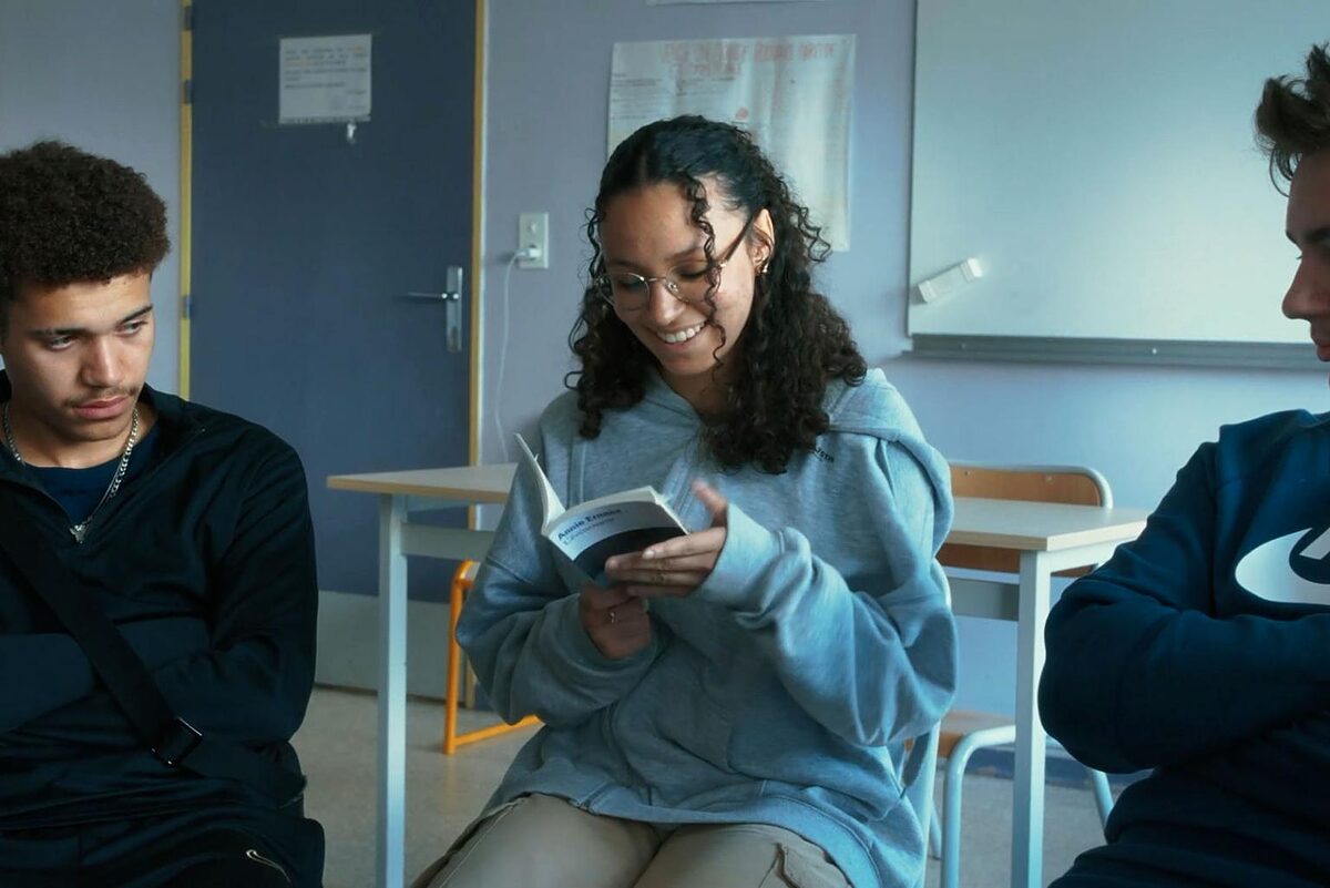   Aus nächster Nähe | Die Dok-Spotters über Claire Simons »Writing Life: Annie Ernaux Through The Eyes of High School Students«  