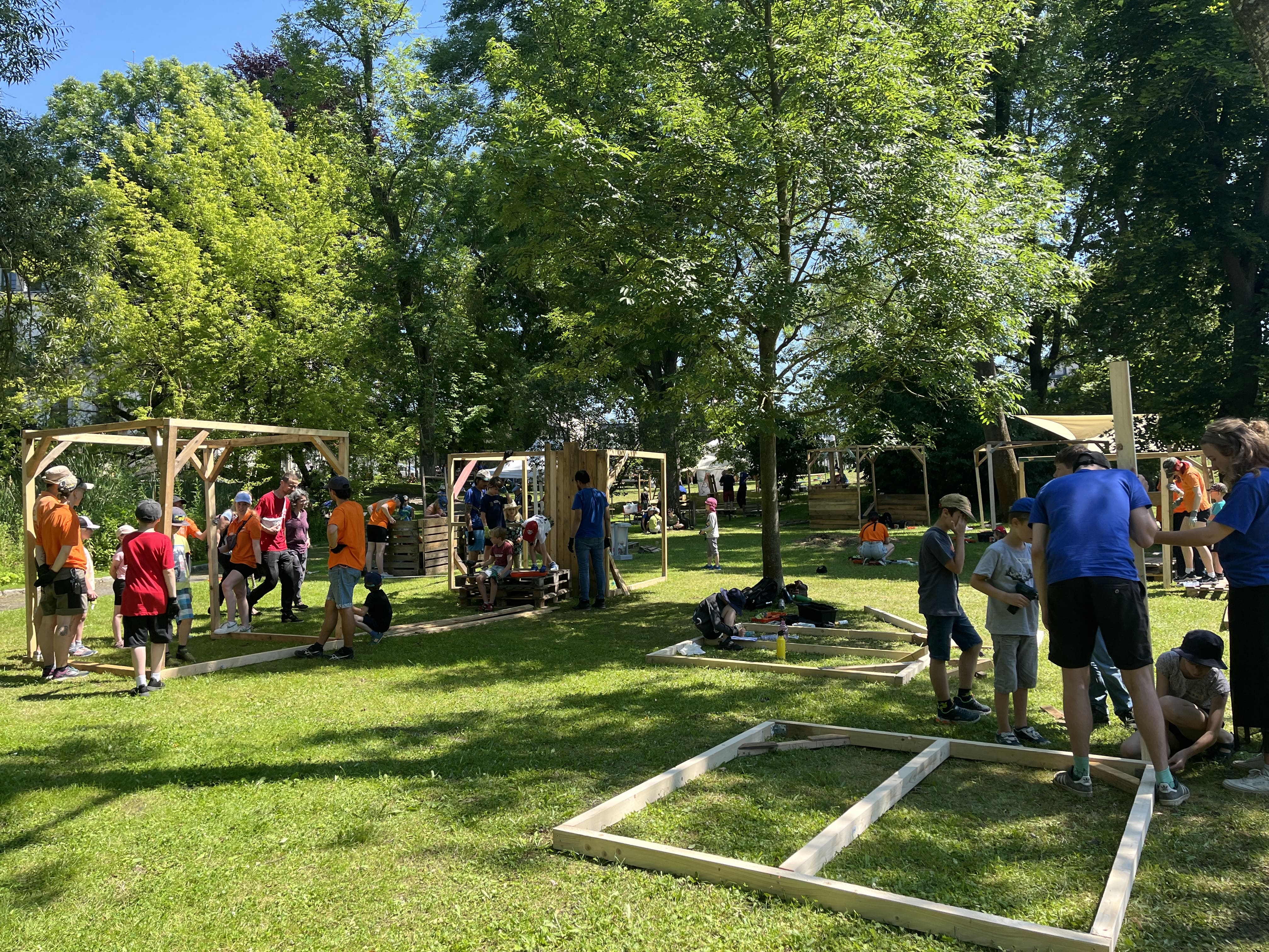 Helfer*innen für unsere Kinderstadt gesucht! ---