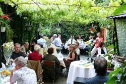   Schöner tafeln mit dem kreuzer: Weinstube am Brunnen | Die kreuzer-Menü-Tour im Juni  