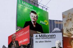   Mit Public Viewing gegen Politikverdrossenheit | Parteien locken mit öffentlichen Liveübertragungen des TV-Duells zwischen Merkel und Steinmeier  