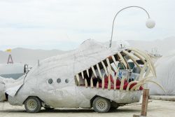  Größter Spielplatz des Planeten | Kein anderes Festival ist so viel Mythos wie Burning Man. Kunst mitten in der Wüste Nevadas, Sandstürme und die Mega-Party schlechthin – ein kurzer Ausstieg aus der Welt, wie wir sie kennen. Ein Erfahrungsbericht  
