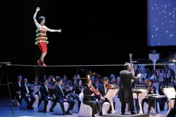   Musik und Akrobatik | Das MDR Neujahrskonzert in diesem Jahr mit Zirkus und Gaumenschmaus  