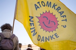   »Dagegen! Darum! Scheiß-Kapitalismus!« | Seit der Katastrophe von Fukushima protestieren auch in Leipzig immer mehr Menschen gegen Atomkraft  