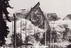   Unterdrückter Protest | Vor 40 Jahren wurde die Leipziger Universitätskirche gesprengt – ein barbarischer Akt der SED, der die Erinnerung an 68 in Leipzig bis heute dominiert  