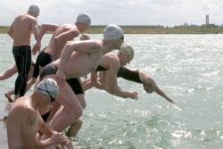   Auf die Plätze, fertig, Cospuden | Am Wochenende startet das 8. Langstreckenschwimmen im Cospudener See  