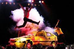   Opel leidet für die Kunst | Percussion-Show am Samstagabend im Schloss Hartenfels  