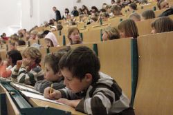   Futter für den Lernhunger | Die erste Leipziger Kinderuniversität bringt den Nachwuchs auf den Geschmack  