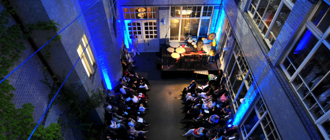   Musik in der Vertikalen | Das Festival Hof Klang 2011 spielt neue Klänge in alten Innenhöfen  