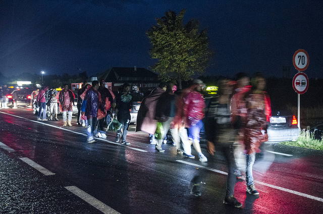   Fluchthilfe als Pflicht | Leipziger Aktivisten bringen Geflüchtete über die ungarisch-österreichische Grenze  