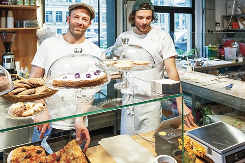   Vom Grafikdesigner zum Bäcker | Pascal Rubertus eröffnete die Bäckerei Backstein an der GfZK  