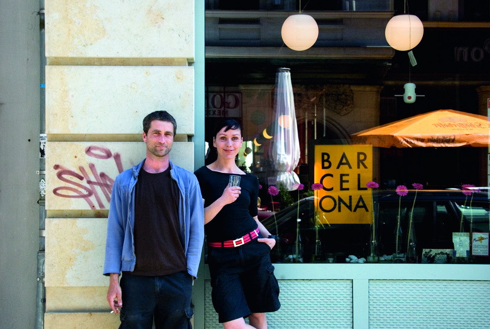   Gastgeber der spanischen Lebenskultur | 20 Jahre Barcelona: Die Bar auf der Gottschedstraße feiert Geburtstag  