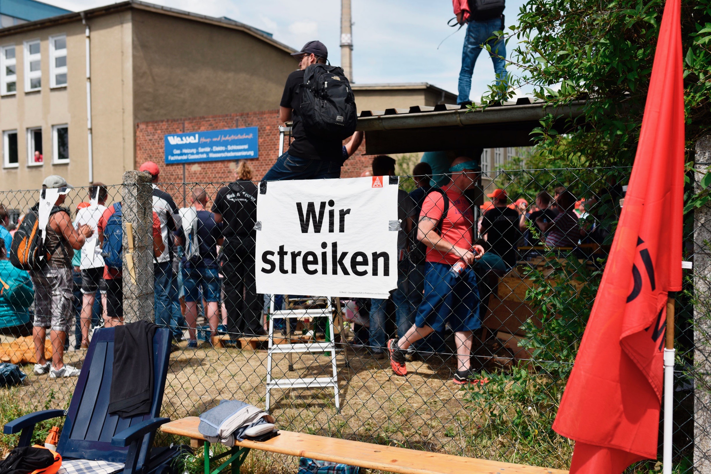   Nicht eingeknickt | Der Streik bei der Neue Halberg Guss GmbH schreibt Rekorde: Mit 48 Tagen war er der längste seit der Wende in Sachsen  