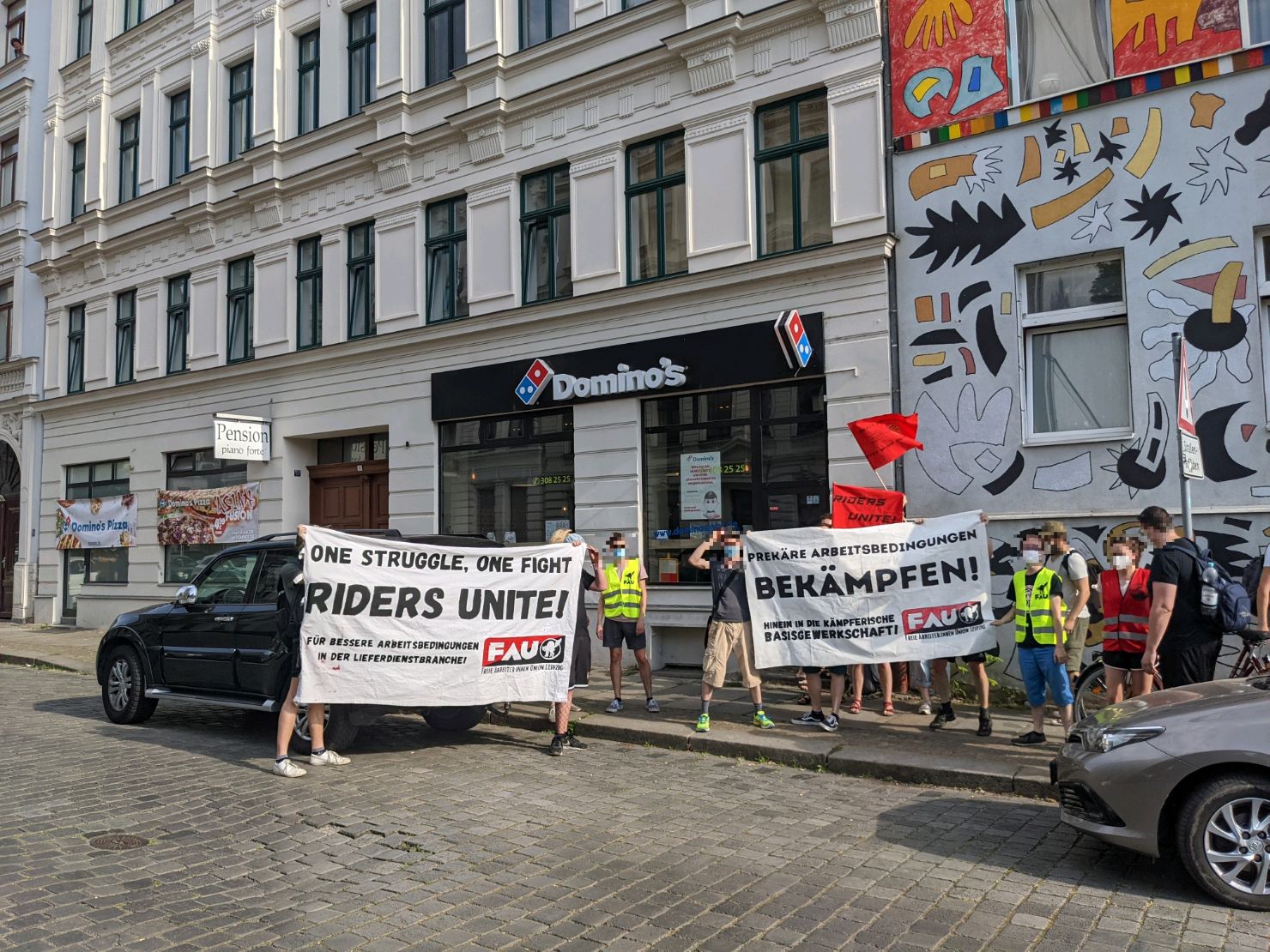   Prekär organisiert | In kleinen Kämpfen werden in den Leipziger Dominos-Filialen gerade große Fragen der Gewerkschaftsfreiheit aufgeworfen  