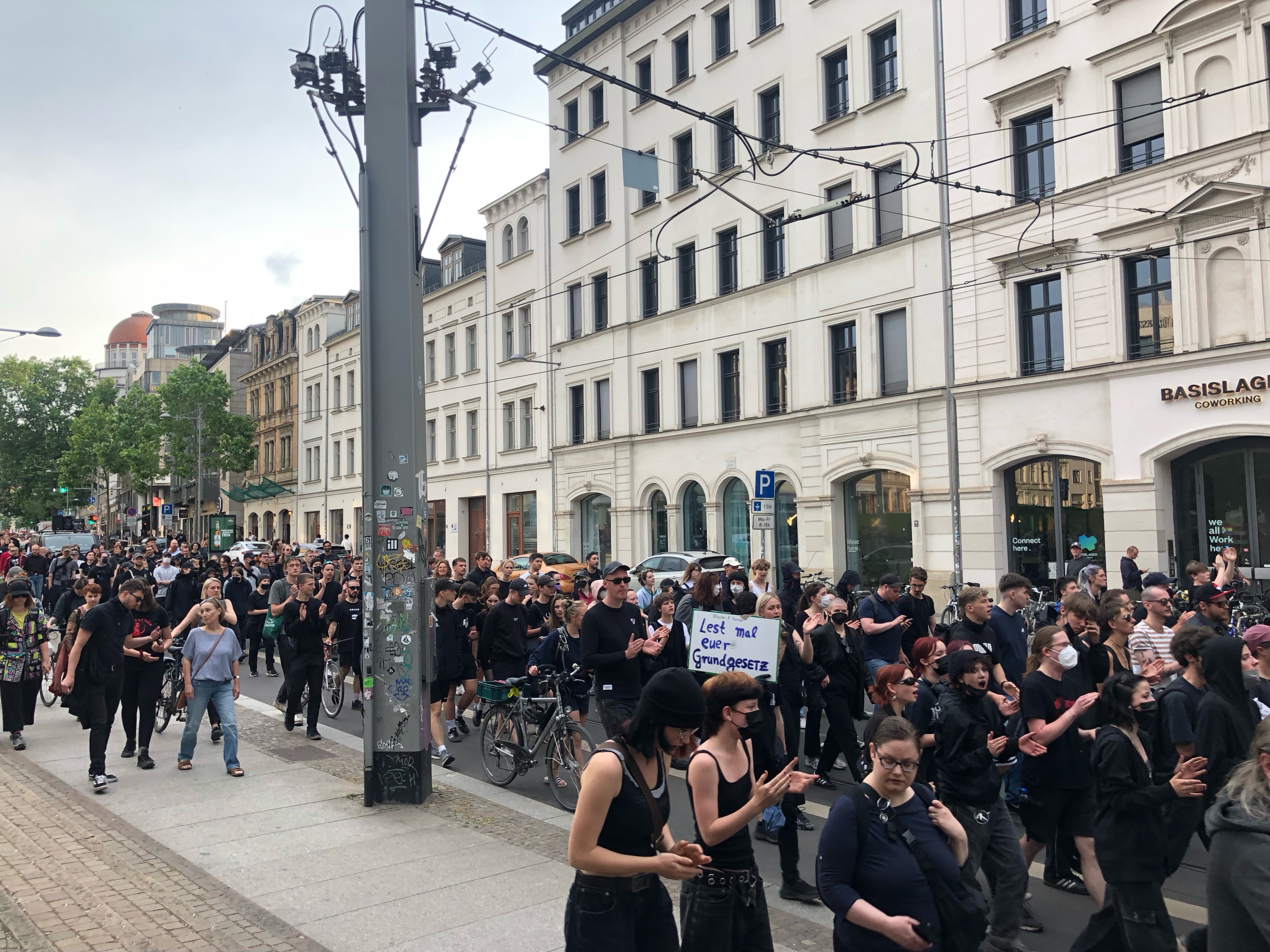   Friedlich, aber mit Nachdruck | Die Demonstration »Grundrechte gelten auch in Leipzig« verlief ruhig  
