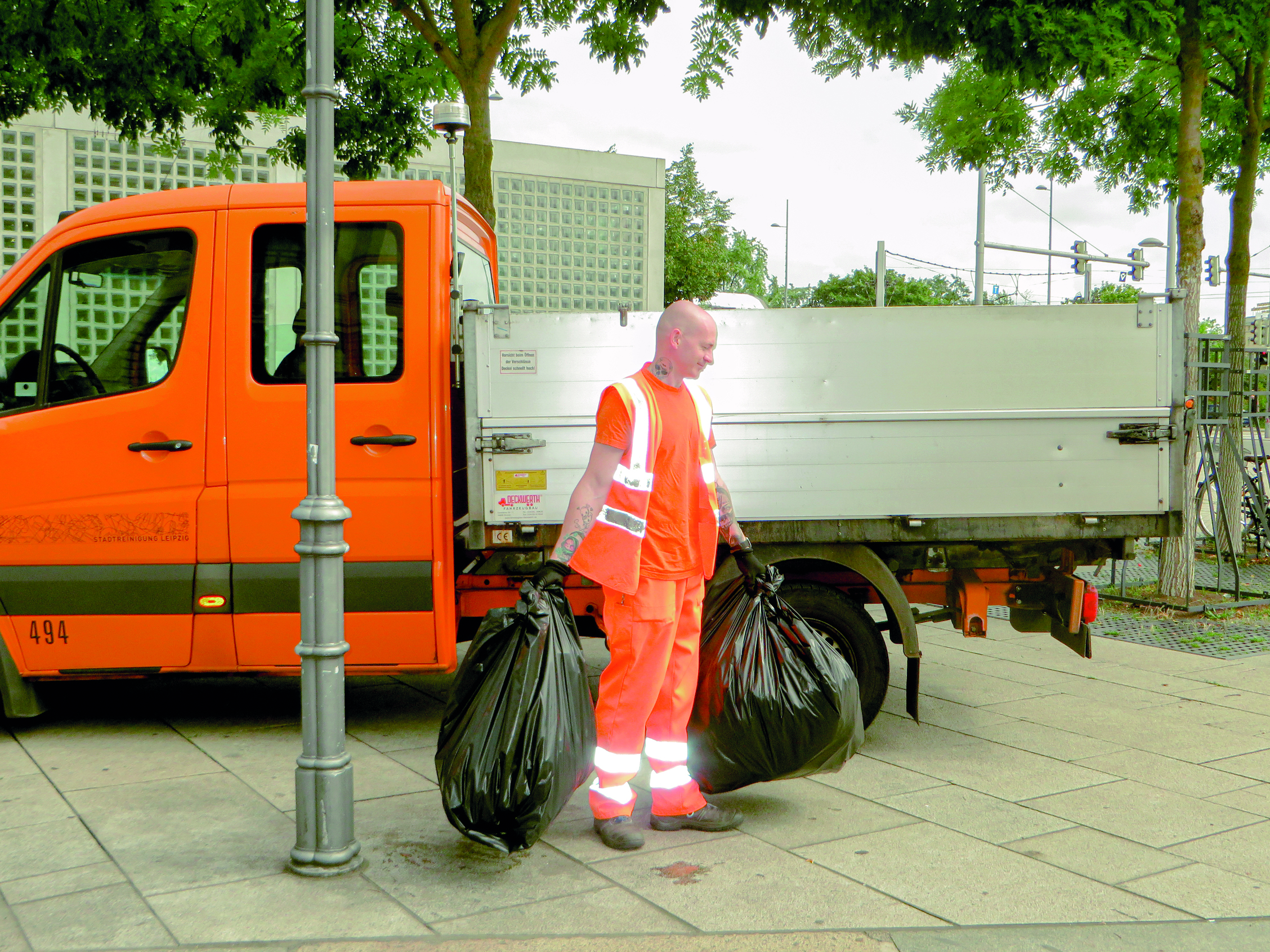   Früher Vogel fängt den Müll | Rundgang mit der Frühschicht der Leipziger Straßenreinigung  