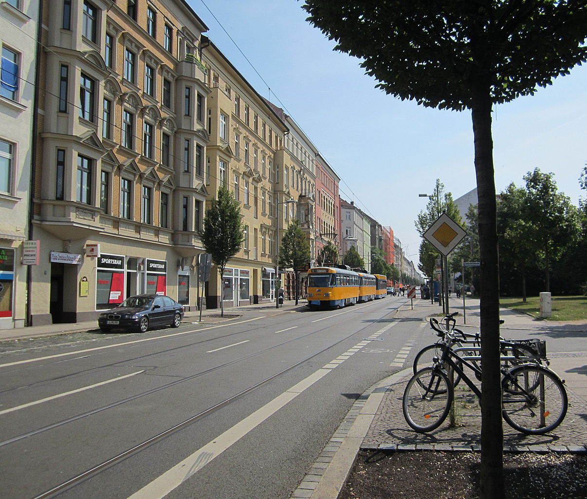   Hinter der Fassade von Detroitnitz und Co. | Der Dokumentarfilm »Hütten sind für alle da« zeigt die Vielfalt des Leipziger Ostens  