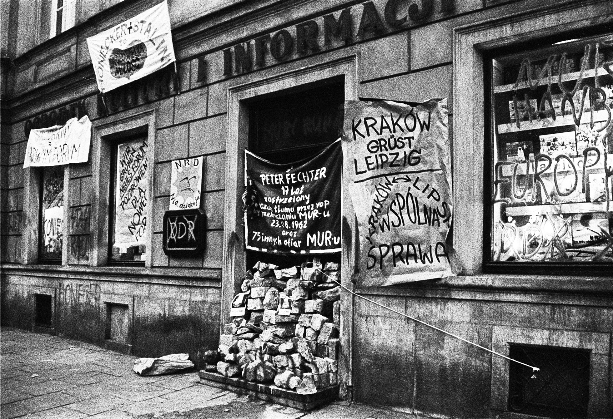   Zugemauerte DDR | Fotograf Harald Kirschner zeigt zum Lichtfest die Partnerstadt Krakau  