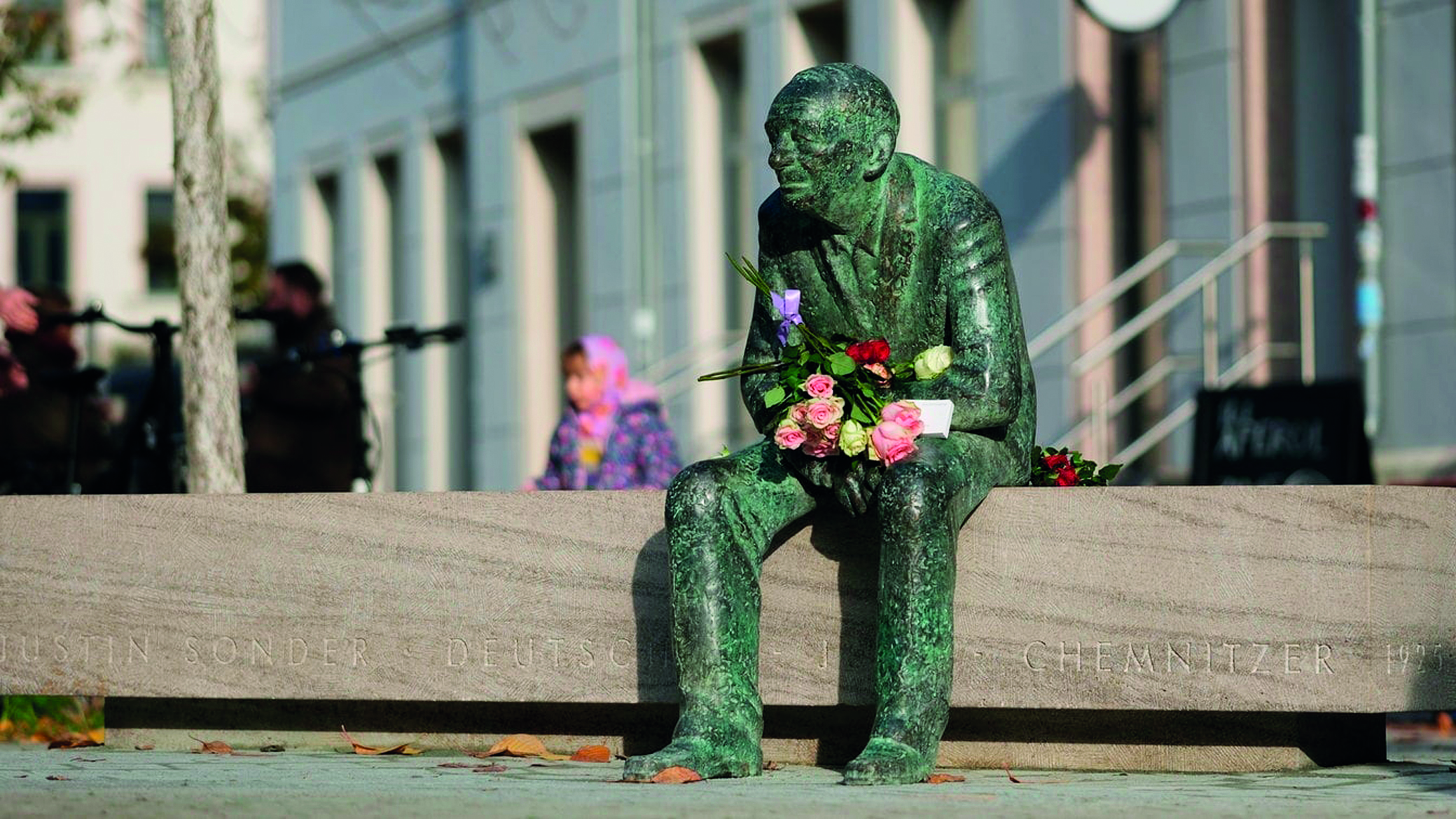   Zuhören und erzählen | Ein neues Denkmal erinnert an den Chemnitzer Ehrenbürger und Holocaust-Überlebenden Justin Sonder  