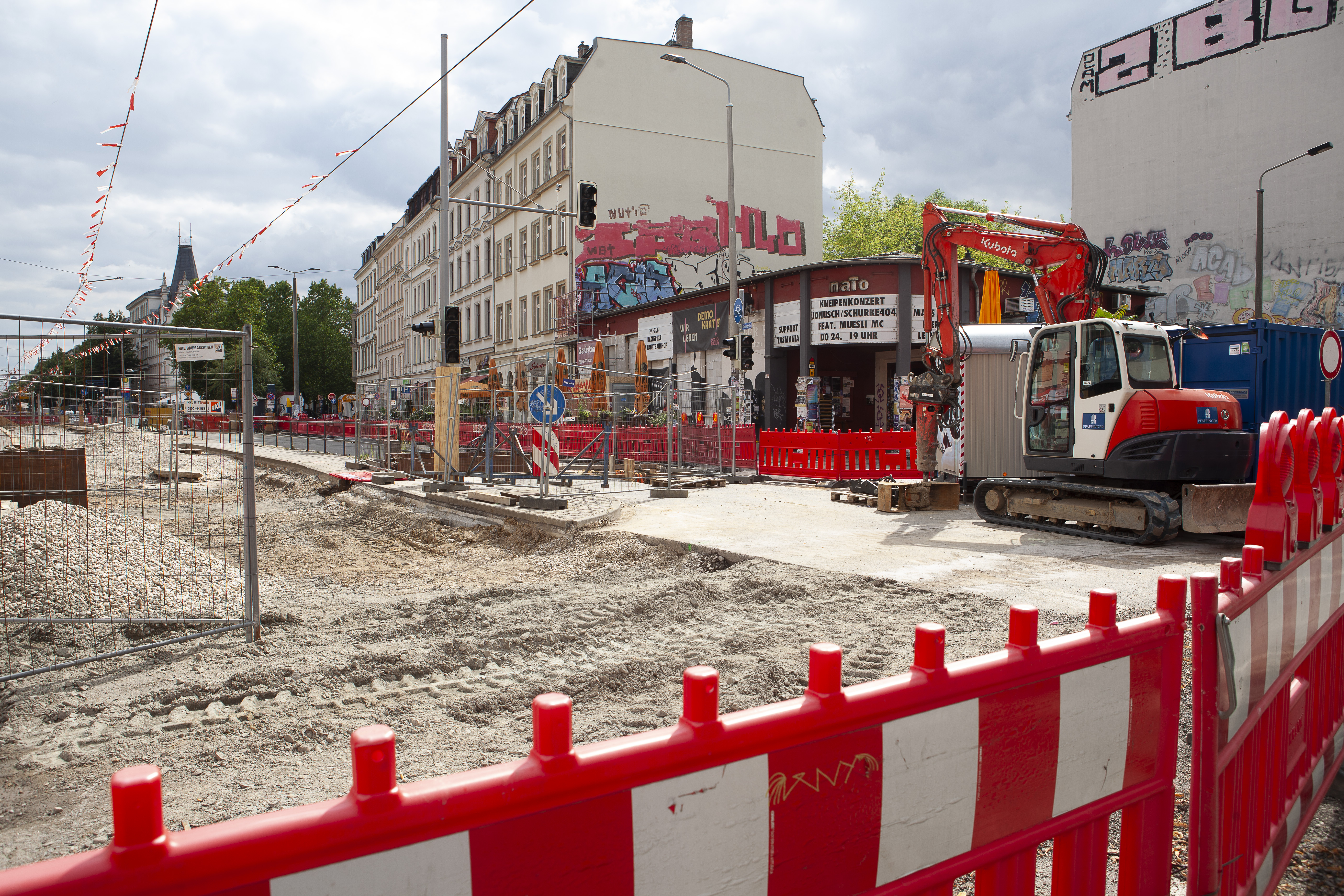   In guten wie in schlechten Zeiten | Zu Beginn der Bauarbeiten auf der Karli sind die Gewerbetreibenden in der Findungsphase  