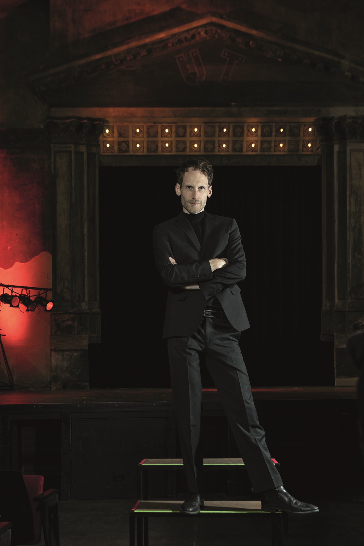   »Ohne Risiko langweile ich mich« | Mentalist Yann Yuro übers Schauspielen, Schummeln, Scheitern – und Kuchenbacken in der Handtasche  