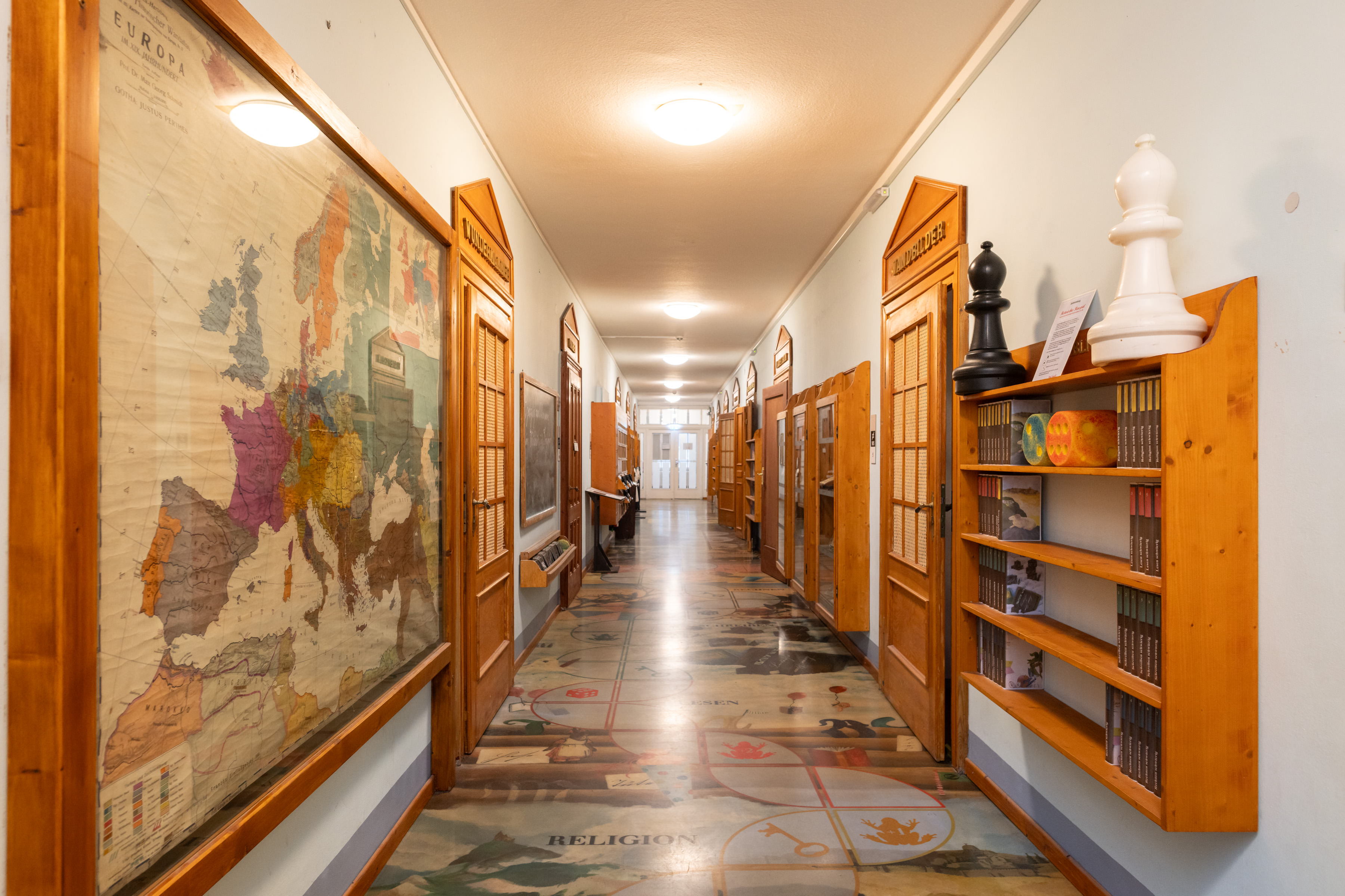   Klassenzimmer der Geschichte | Das Schulmuseum Leipzig zeigt seit 25 Jahren, wie Schule früher funktionierte und wie sie in Zukunft aussehen kann  