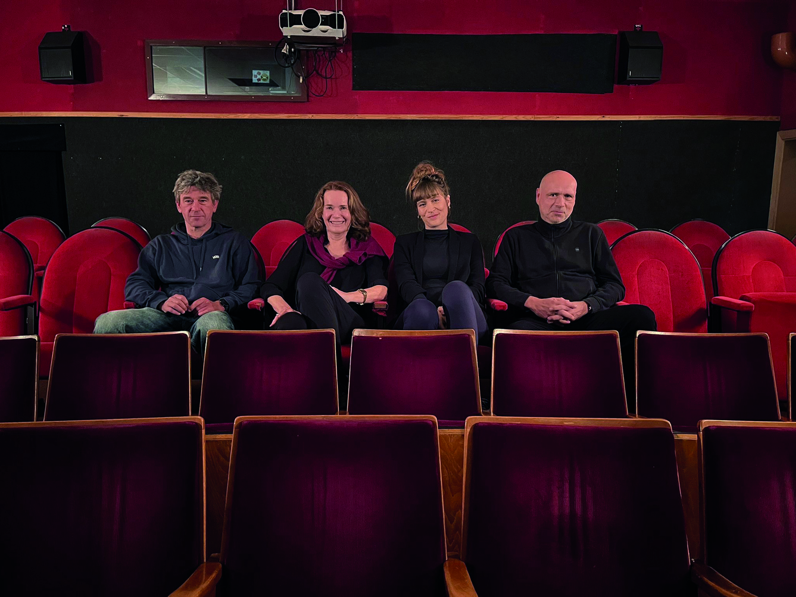   Das Leben der Anderen | Eine Initiative Filmschaffender kämpft für mehr ostdeutsche Perspektiven in der Branche  