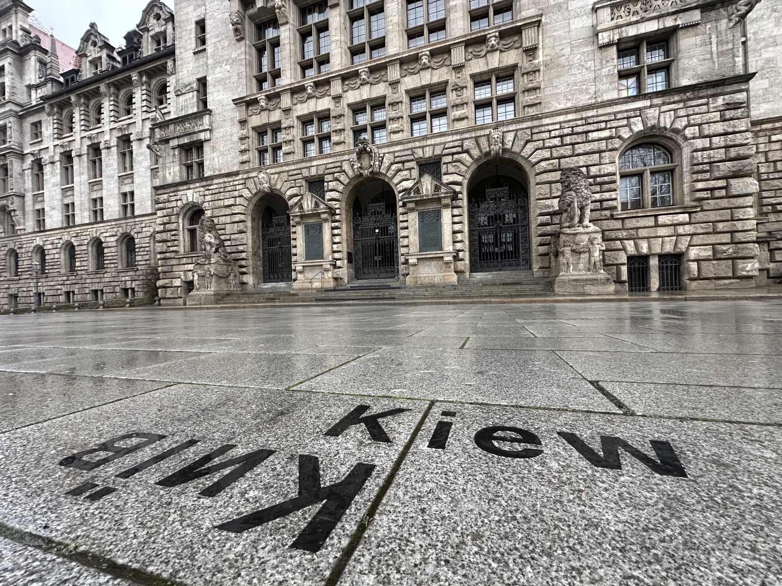   Leipzigs stille Absage an Kyjiw | Die Stadt ändert den Anmeldevorgang für ukrainische Geflüchtete  