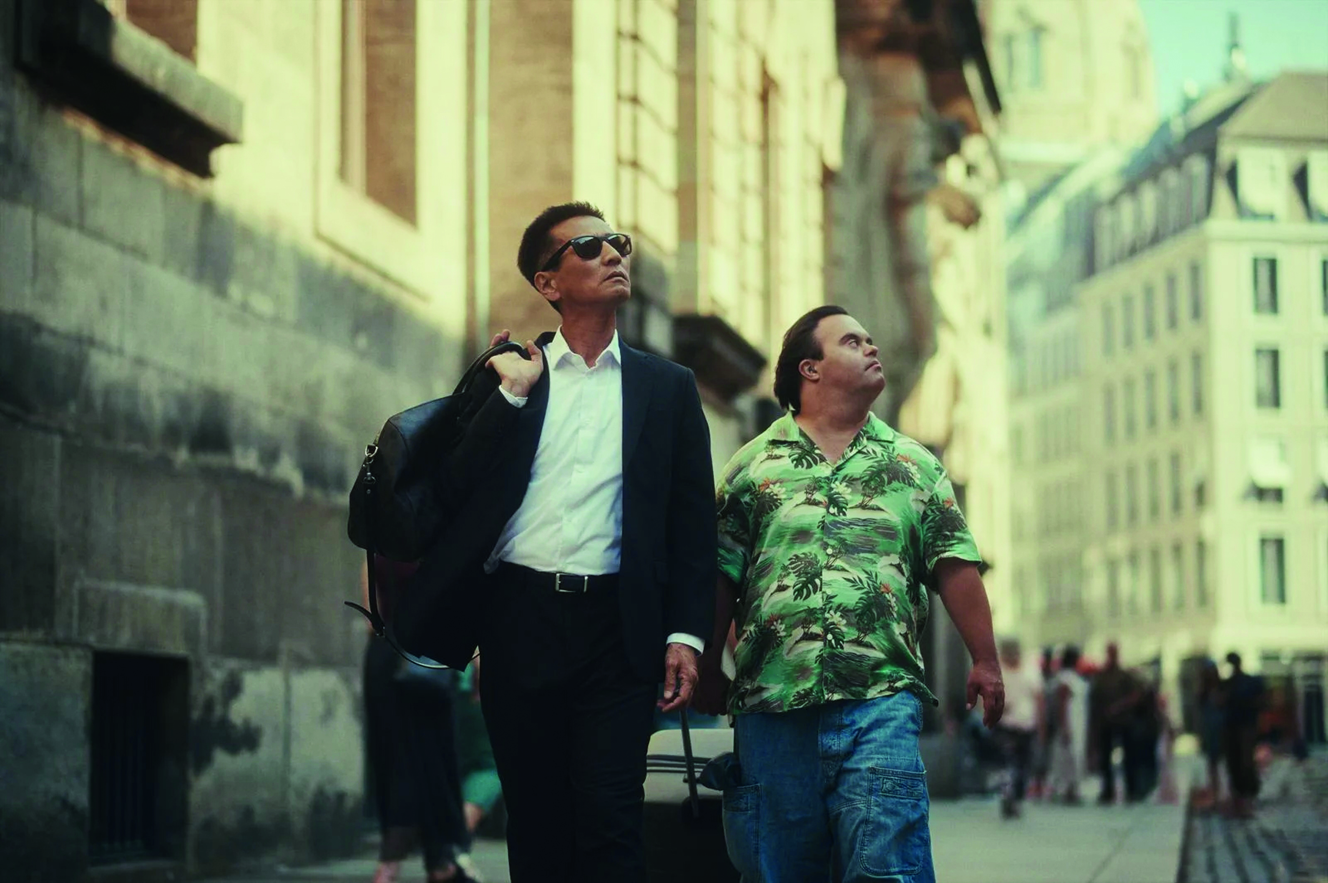   Lakonischer Roadtrip | Der Leipziger Regisseur Thomas Stuber schickt ein ungewöhnliches Duo auf eine Reise quer durch Deutschland und nach Japan  