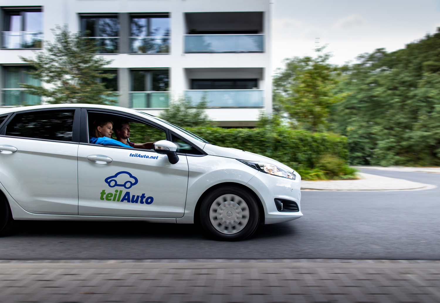   Geteiltes Auto, geteilte Verantwortung | Der Carsharingdienst Teilauto wird zur Genossenschaft  