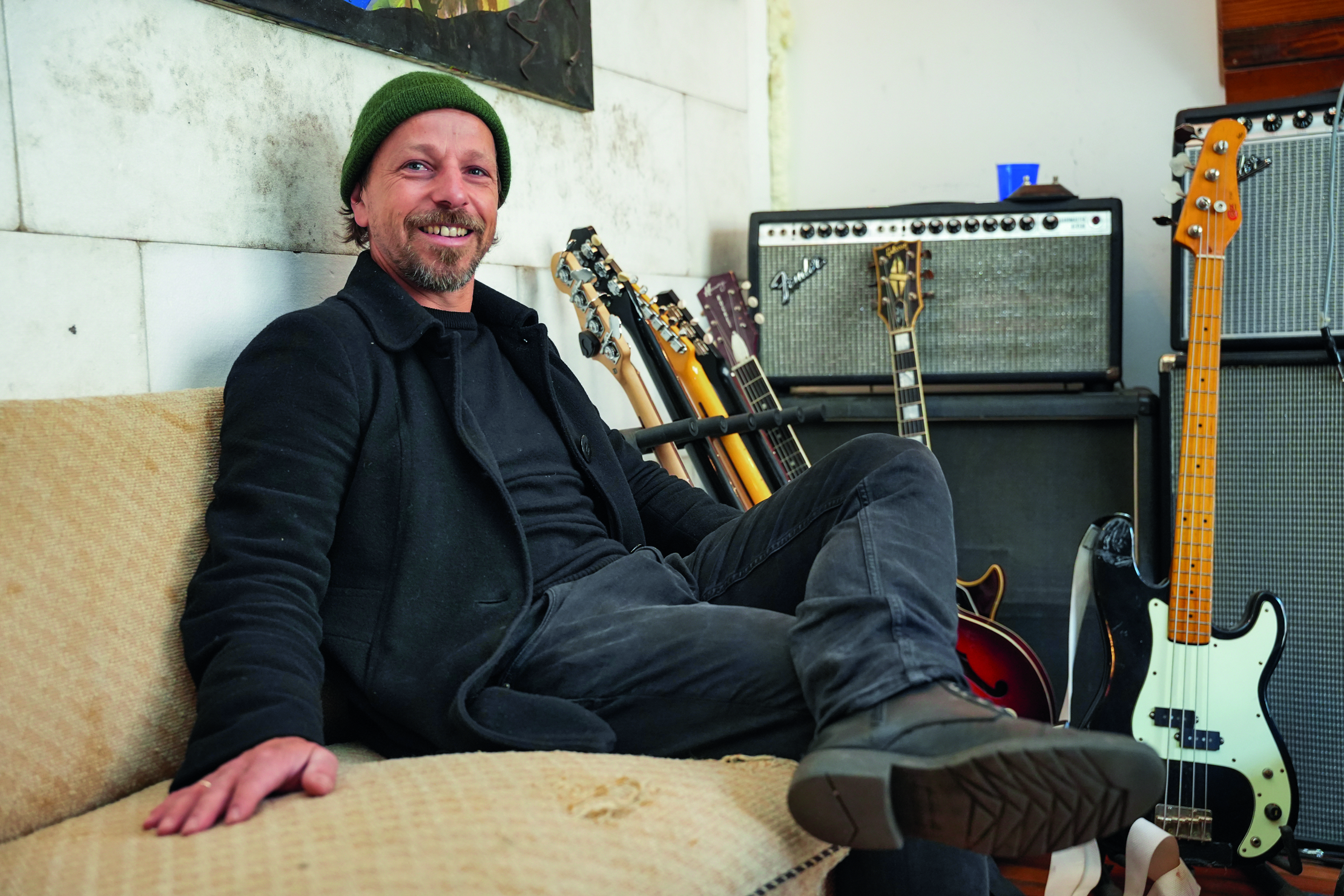   »Ich mache nicht mehr eine Milliarde Jobs« | Josen Bach aka Die Quittung liefert mit seinem neuen Album »Extrawelt« eine musikalische Illustration unserer überfrachteten Gegenwart  